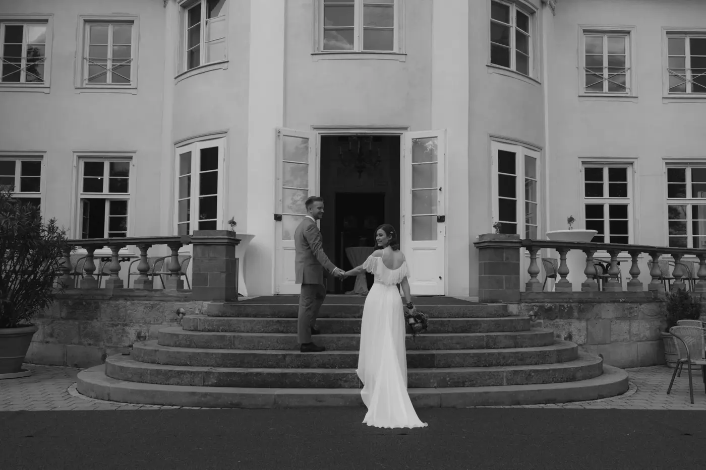 Standesamtliche Hochzeitsfotografie bei einer intimen Zeremonie in Basel von The Roleas